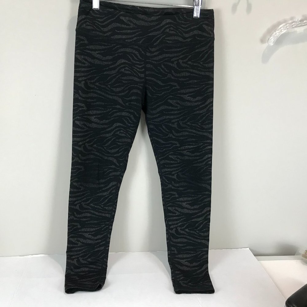 FABLETICS Capri Leggings Size M/L